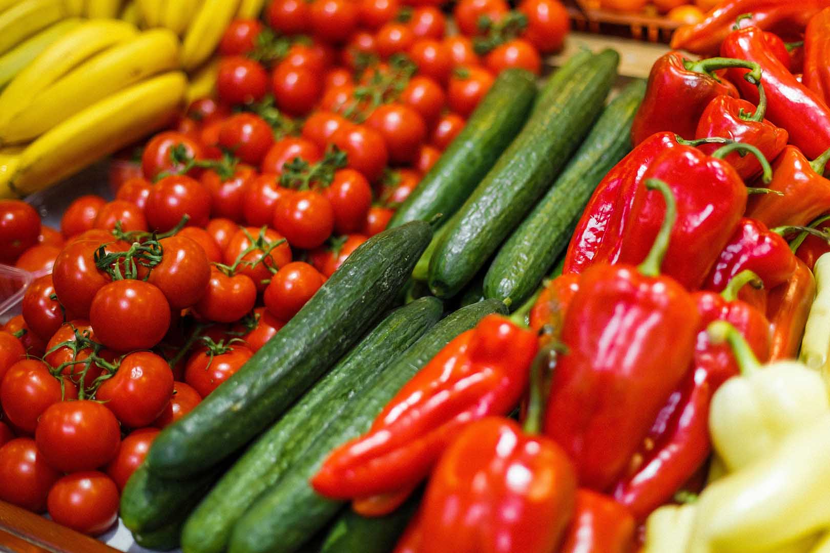 fruits-and-vegetables-on-a-counter-in-a-market-agr-2023-11-27-05-35-55-utc